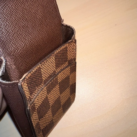 Louis Vuitton EUC Damier Ebene Cigarette Case! Out of stock online and in stores - Picture 5 of 10